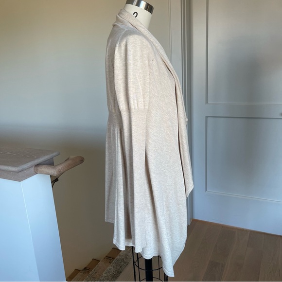 Ivory/Tan rayon/nylon flowing, shawl open front long sleeve cardigan, women’s M - Picture 4 of 6